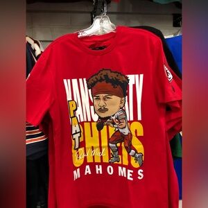 PATRICK MAHOMES KANSAS CITY CHIEFS Caricature Series T SHIRT MENS PRO MAX RED